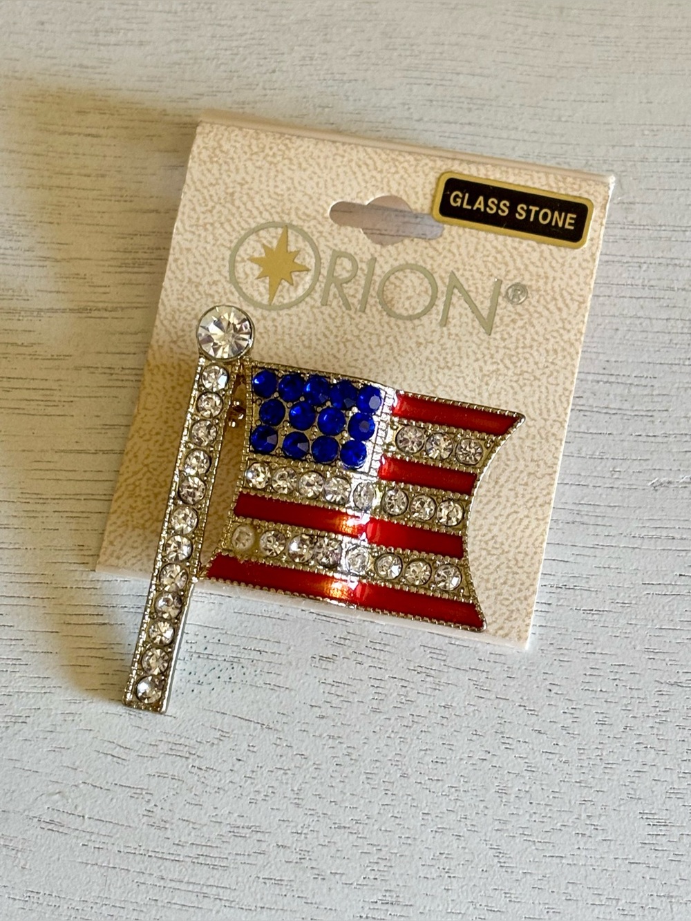 American Flag Rhinestone Brooch – Patriotic Gold-Tone USA Flag Pin VTG Orion
